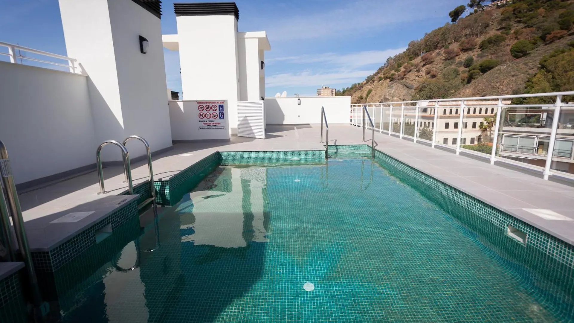 Apartamento Con Vistas En Paseo De Reding By Rent Me Apartment Malaga