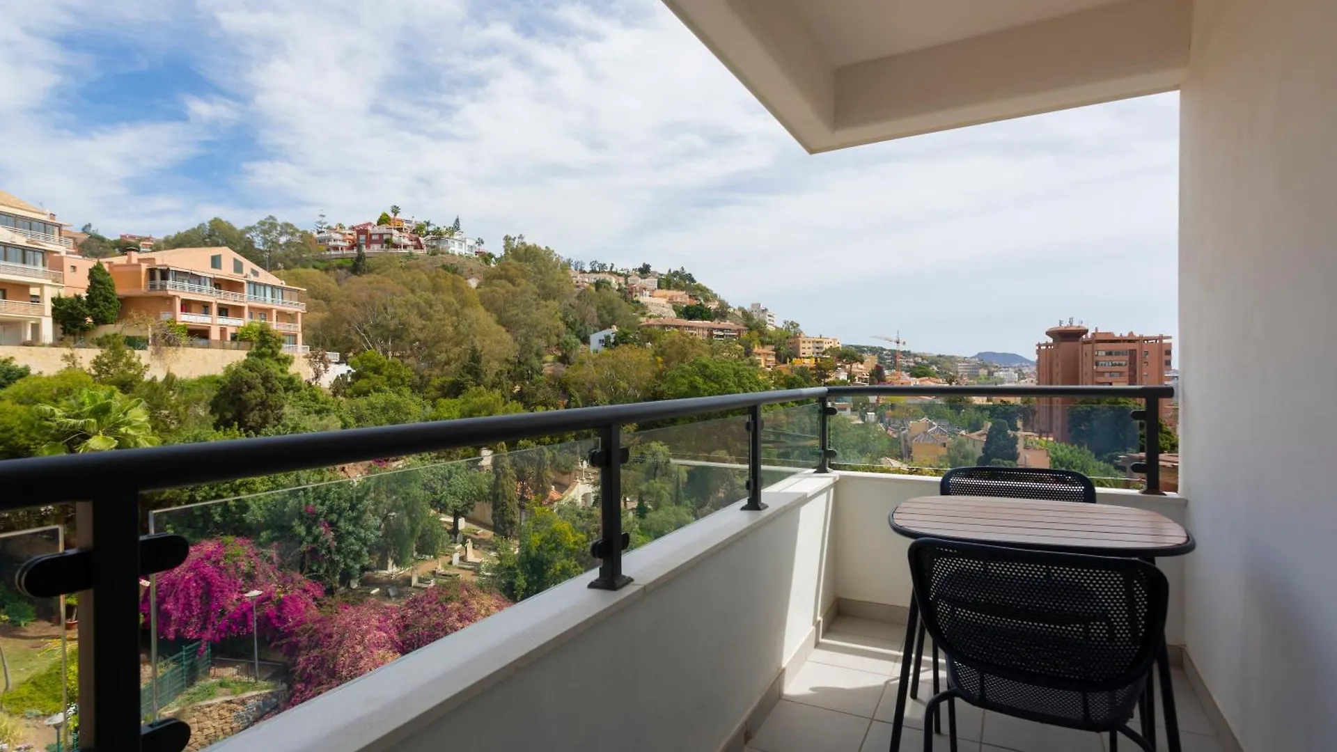 Appartamento Apartamento Con Vistas En Paseo De Reding By Rent Me Málaga