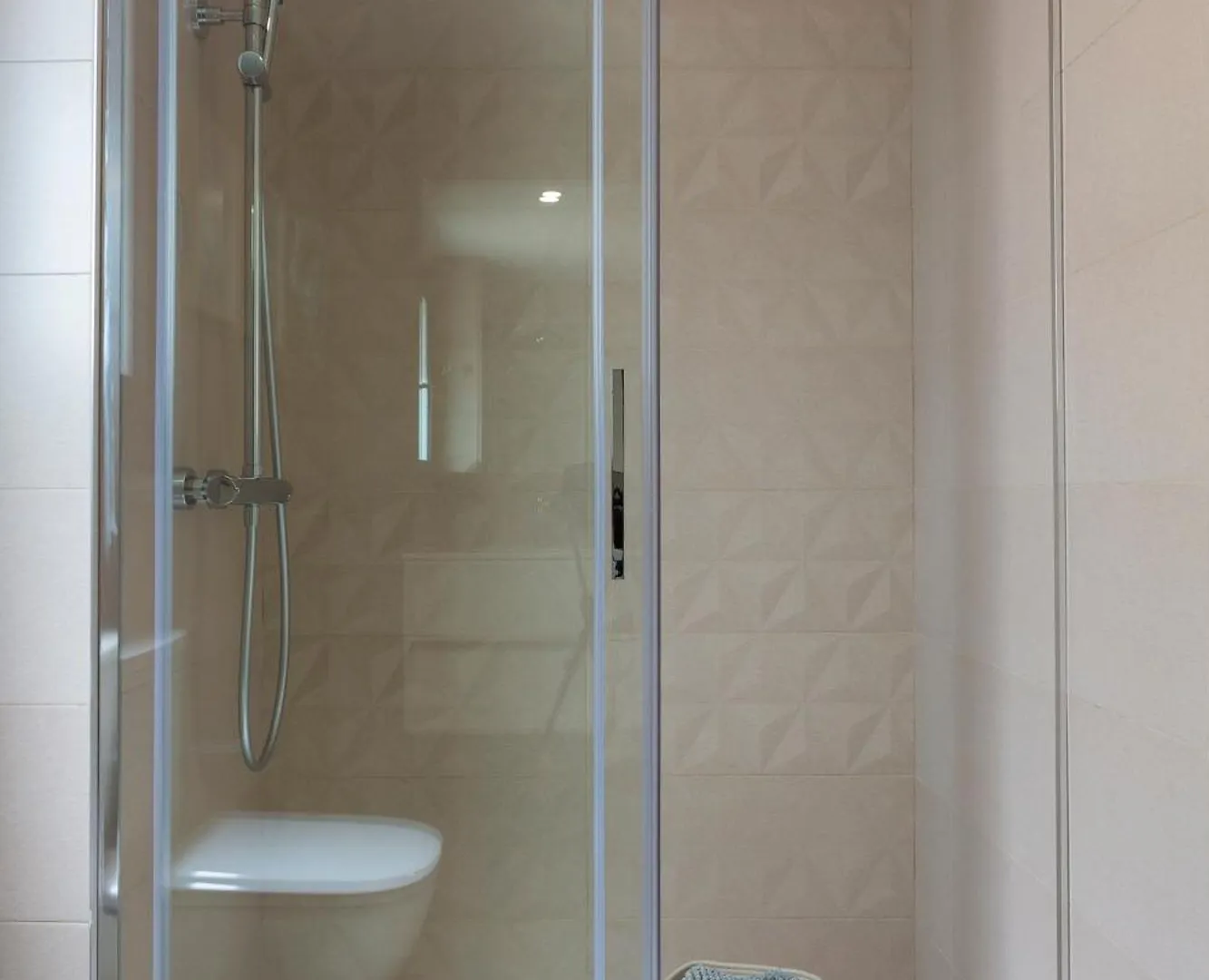 Apartamento Con Vistas En Paseo De Reding By Rent Me Apartment Malaga