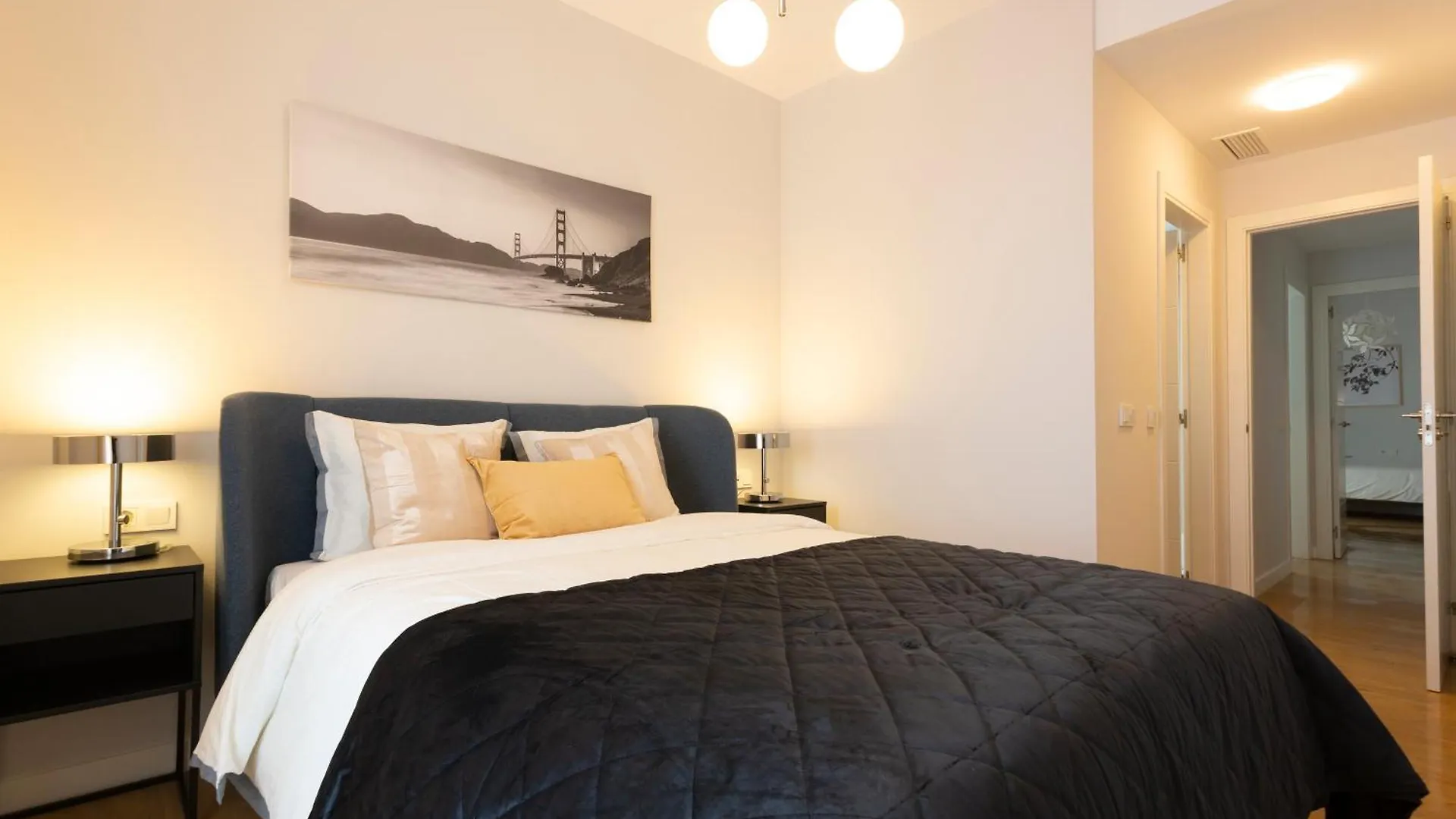 Apartamento Con Vistas En Paseo De Reding By Rent Me Apartment Malaga