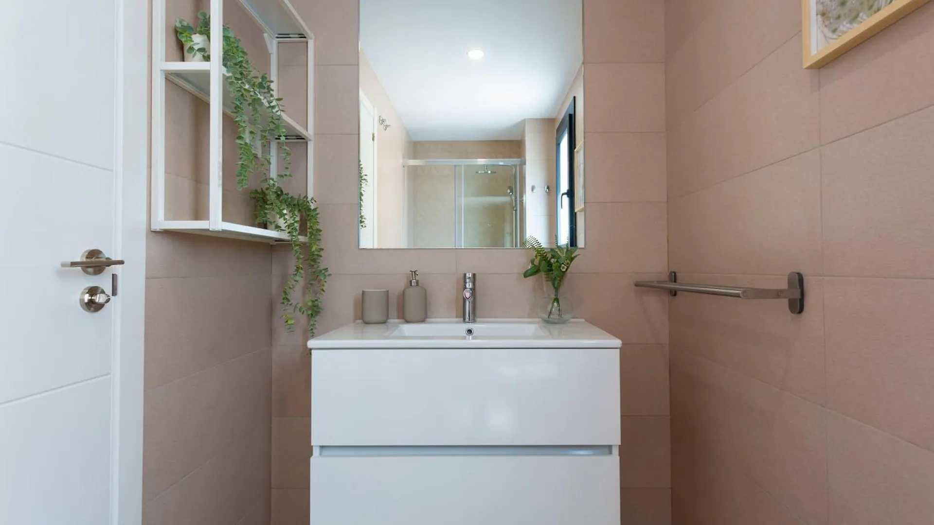 Apartamento Con Vistas En Paseo De Reding By Rent Me Apartment Malaga 0*,  Spain